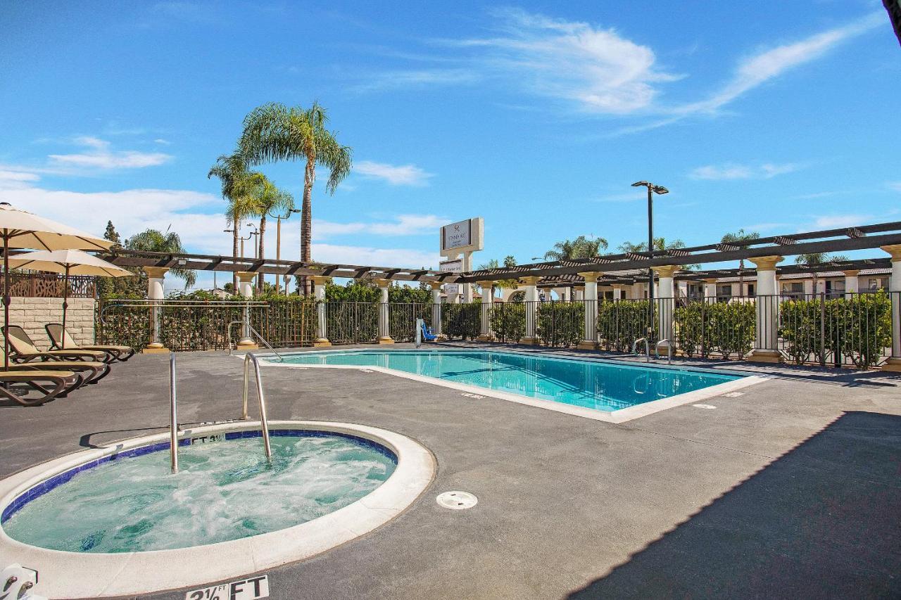 Stanford Inn & Suites Anaheim Luaran gambar