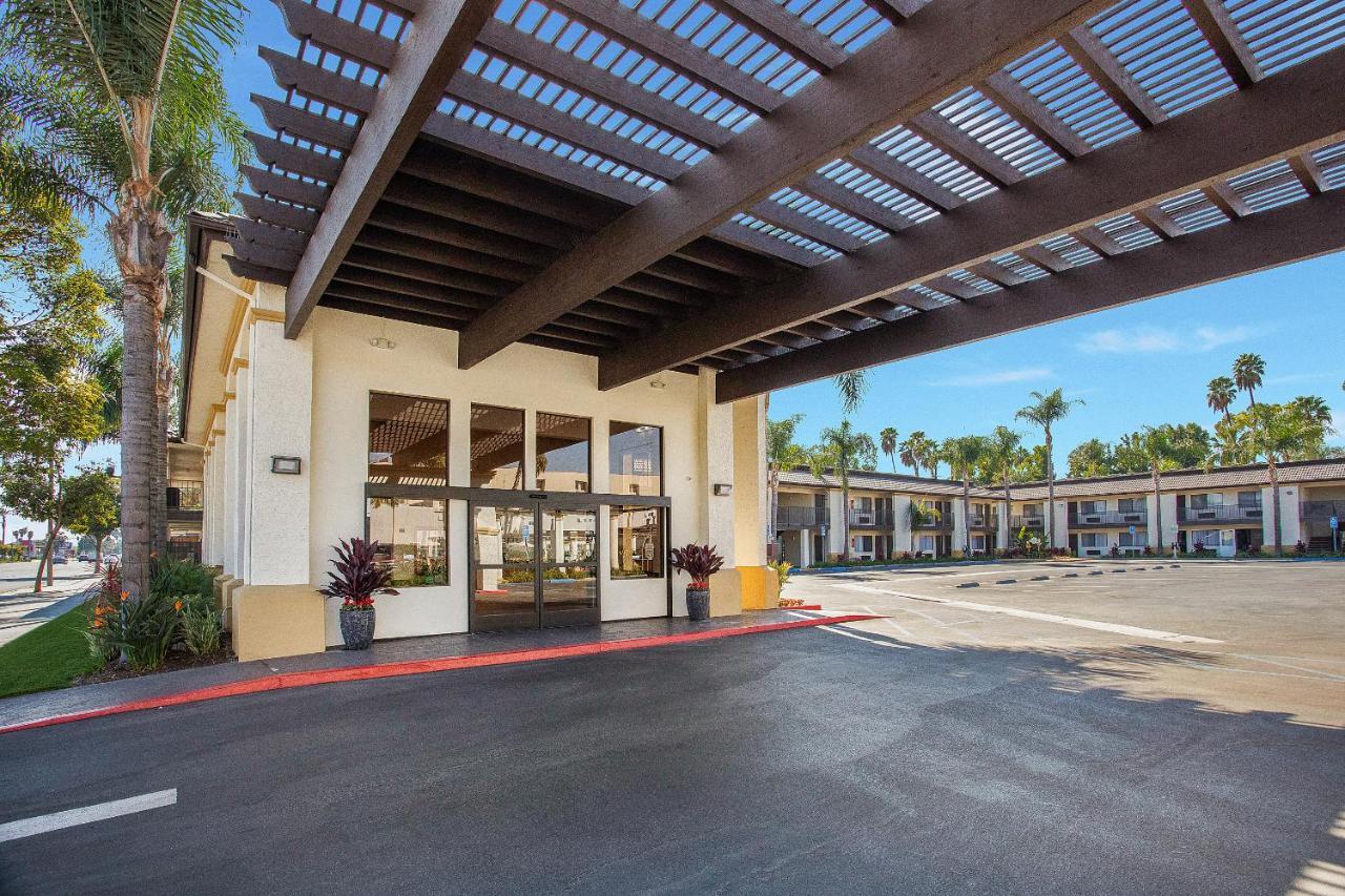 Stanford Inn & Suites Anaheim Luaran gambar