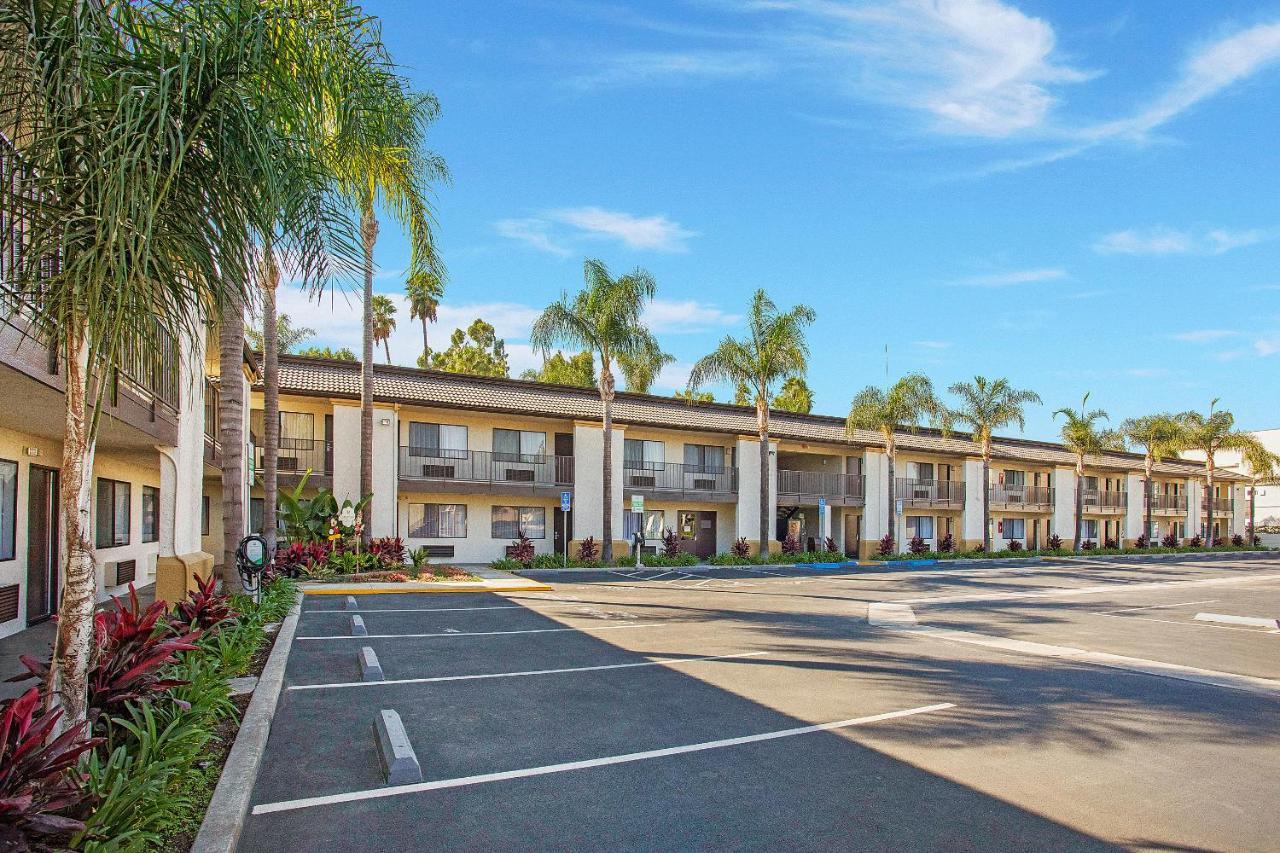 Stanford Inn & Suites Anaheim Luaran gambar