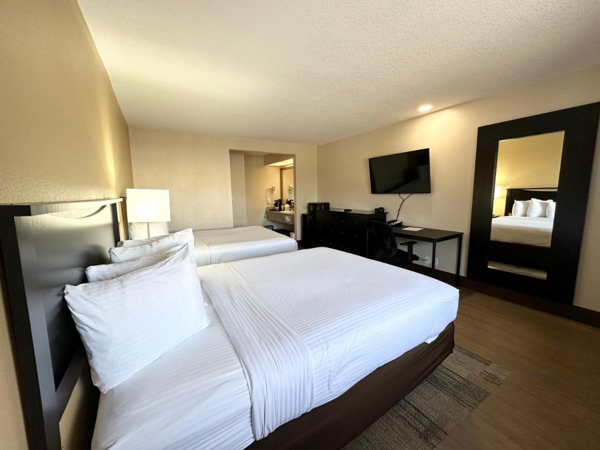 Stanford Inn & Suites Anaheim Luaran gambar