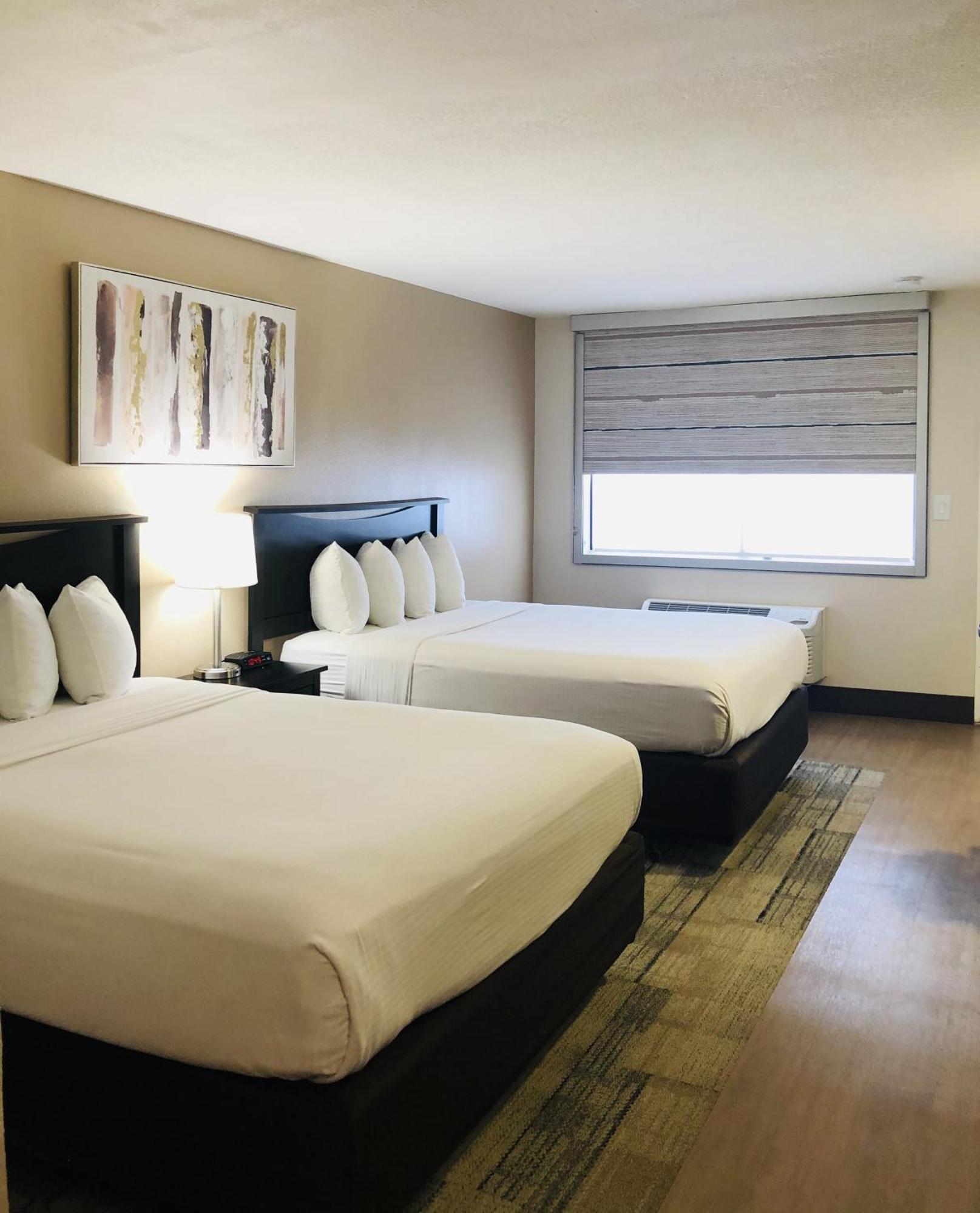 Stanford Inn & Suites Anaheim Luaran gambar