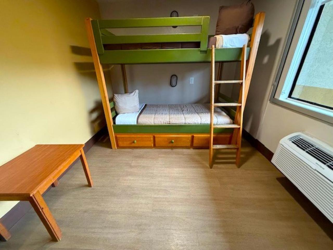 Stanford Inn & Suites Anaheim Luaran gambar