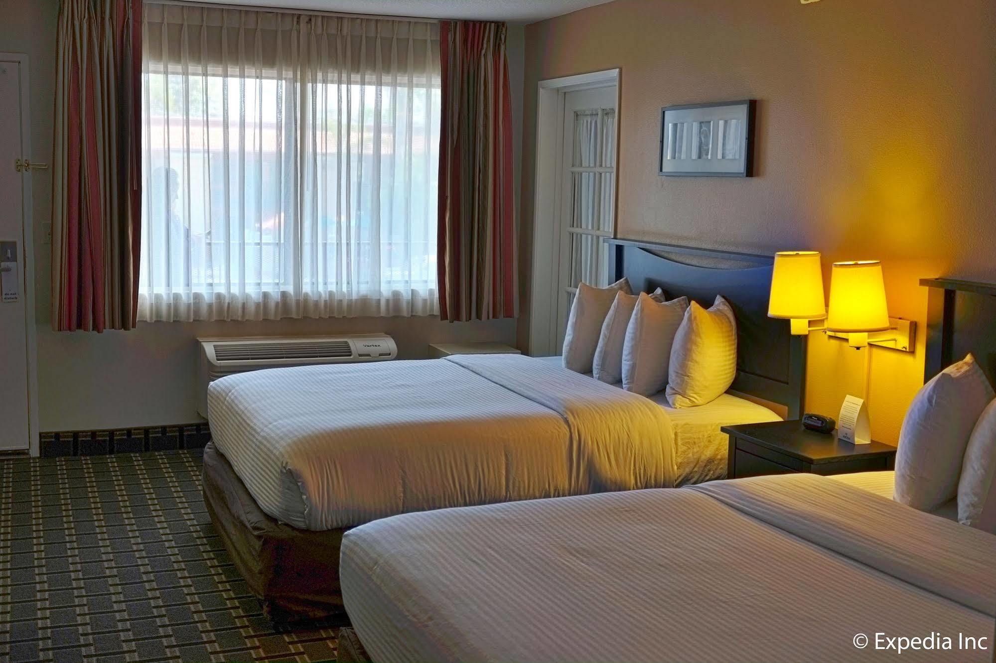 Stanford Inn & Suites Anaheim Luaran gambar