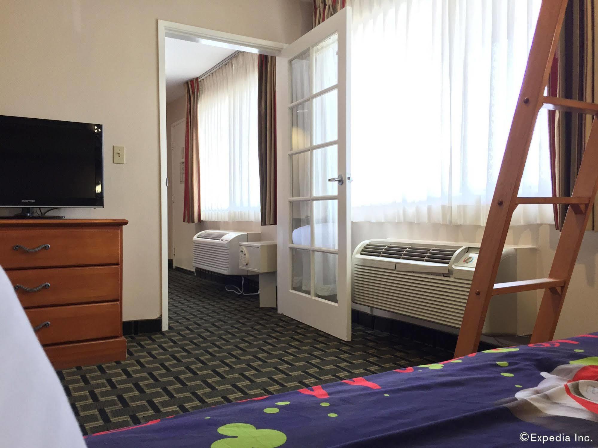 Stanford Inn & Suites Anaheim Luaran gambar