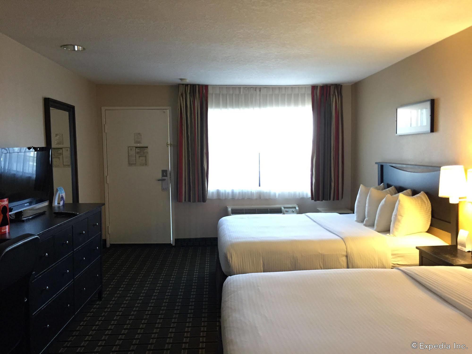 Stanford Inn & Suites Anaheim Luaran gambar