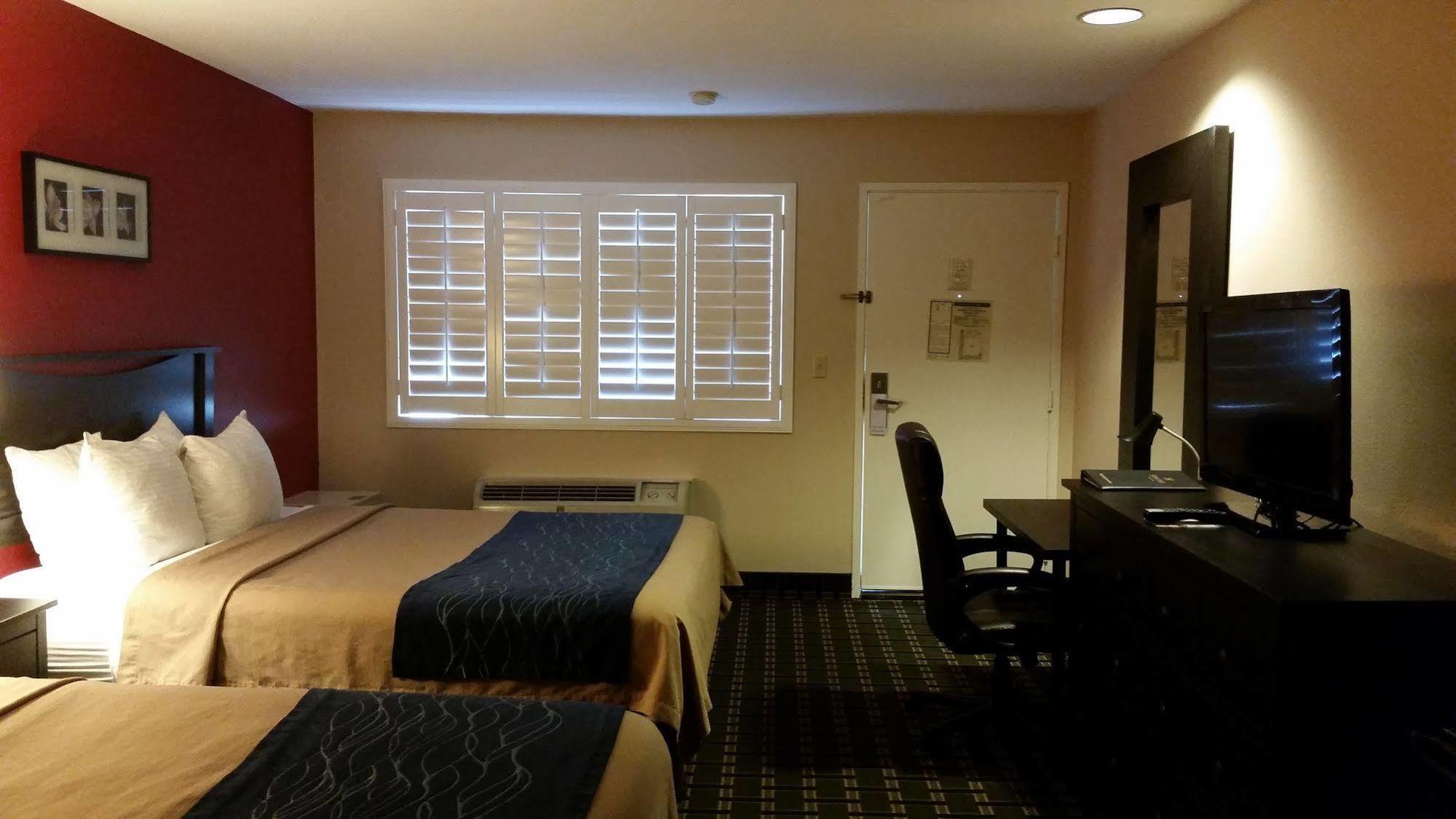 Stanford Inn & Suites Anaheim Luaran gambar