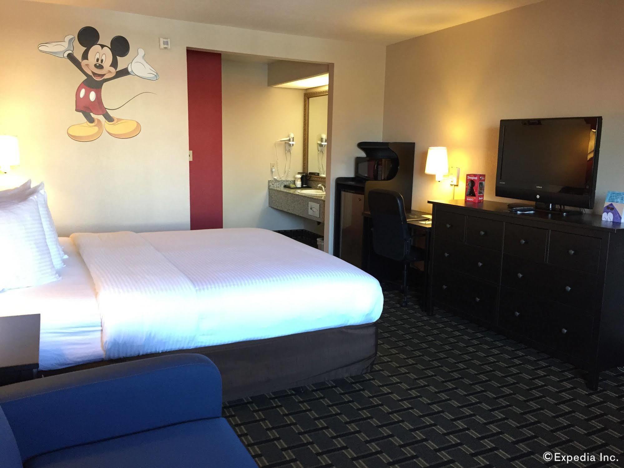 Stanford Inn & Suites Anaheim Luaran gambar