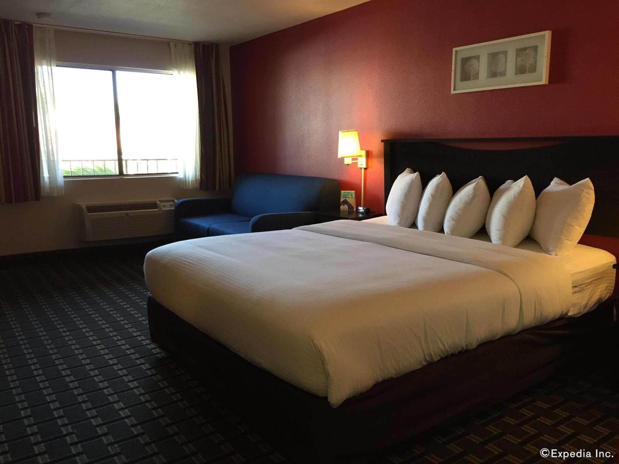 Stanford Inn & Suites Anaheim Luaran gambar